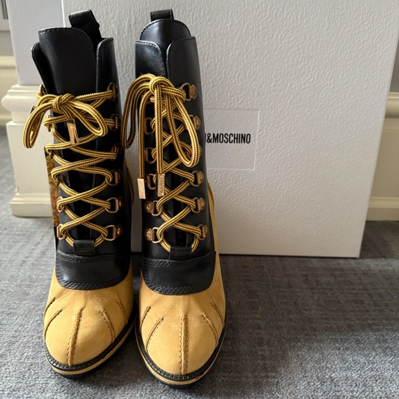 H&M Moschino Ankle Boots with Lacing - Picture 2 of 3